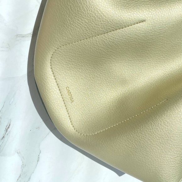 Carpisa Women's smooth Leather Medium Bucket Shoulder Bag - Picture 5 of 12